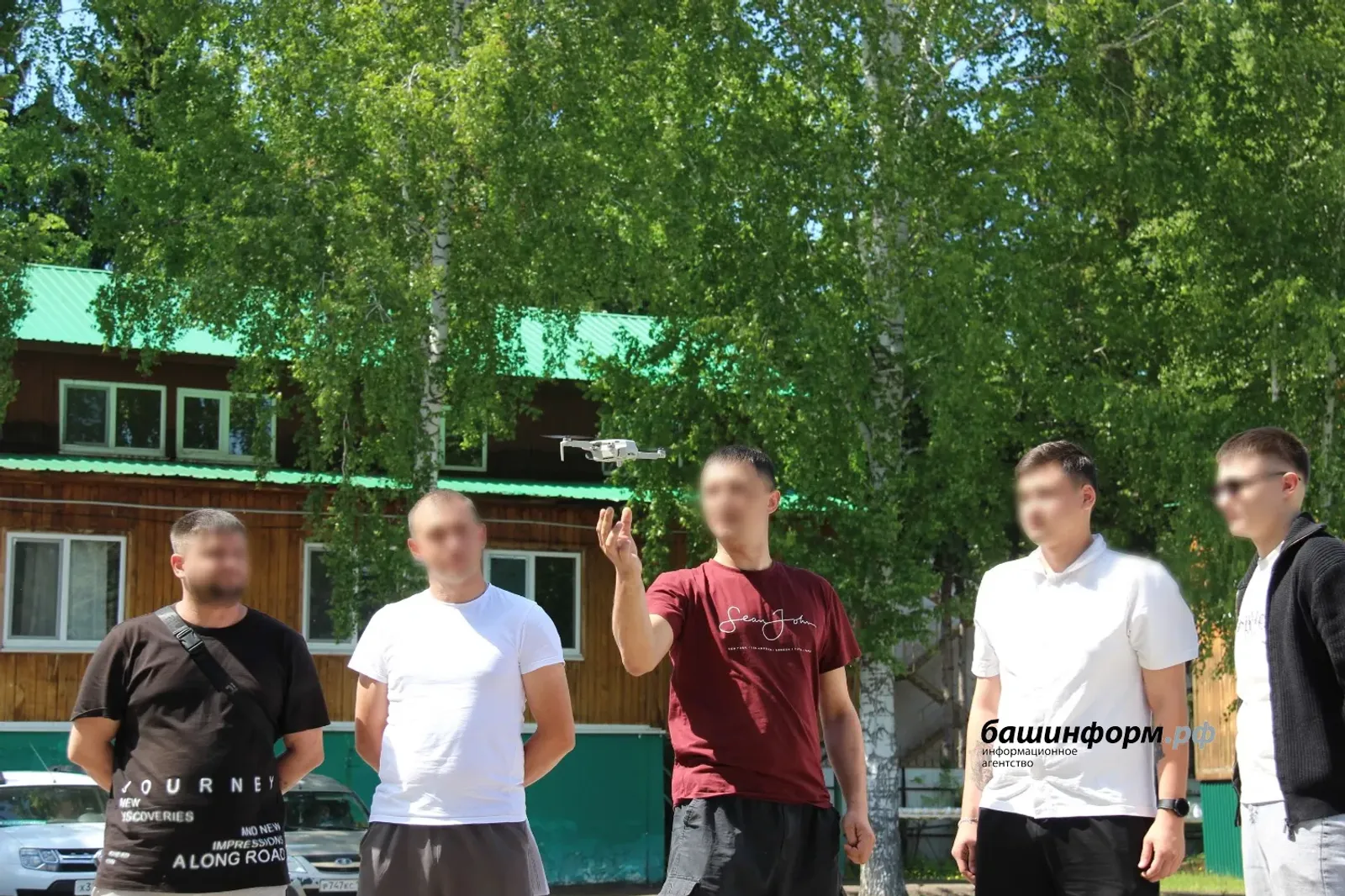 В Башкирии молодые мужчины выбрали службу в рядах операторов БПЛА