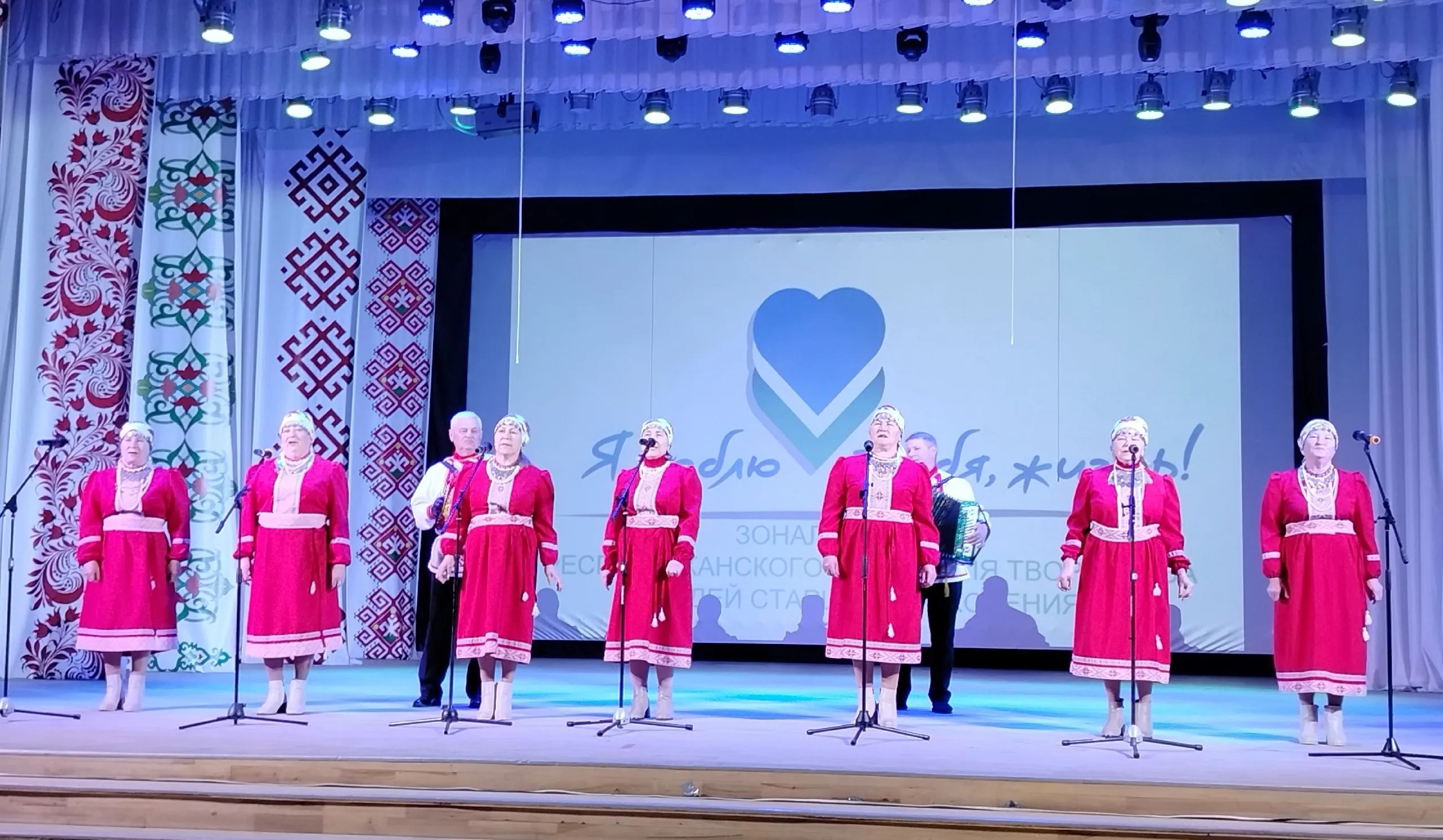 Калтасинцы приняли участие в фестивале творчества людей старшего поколения