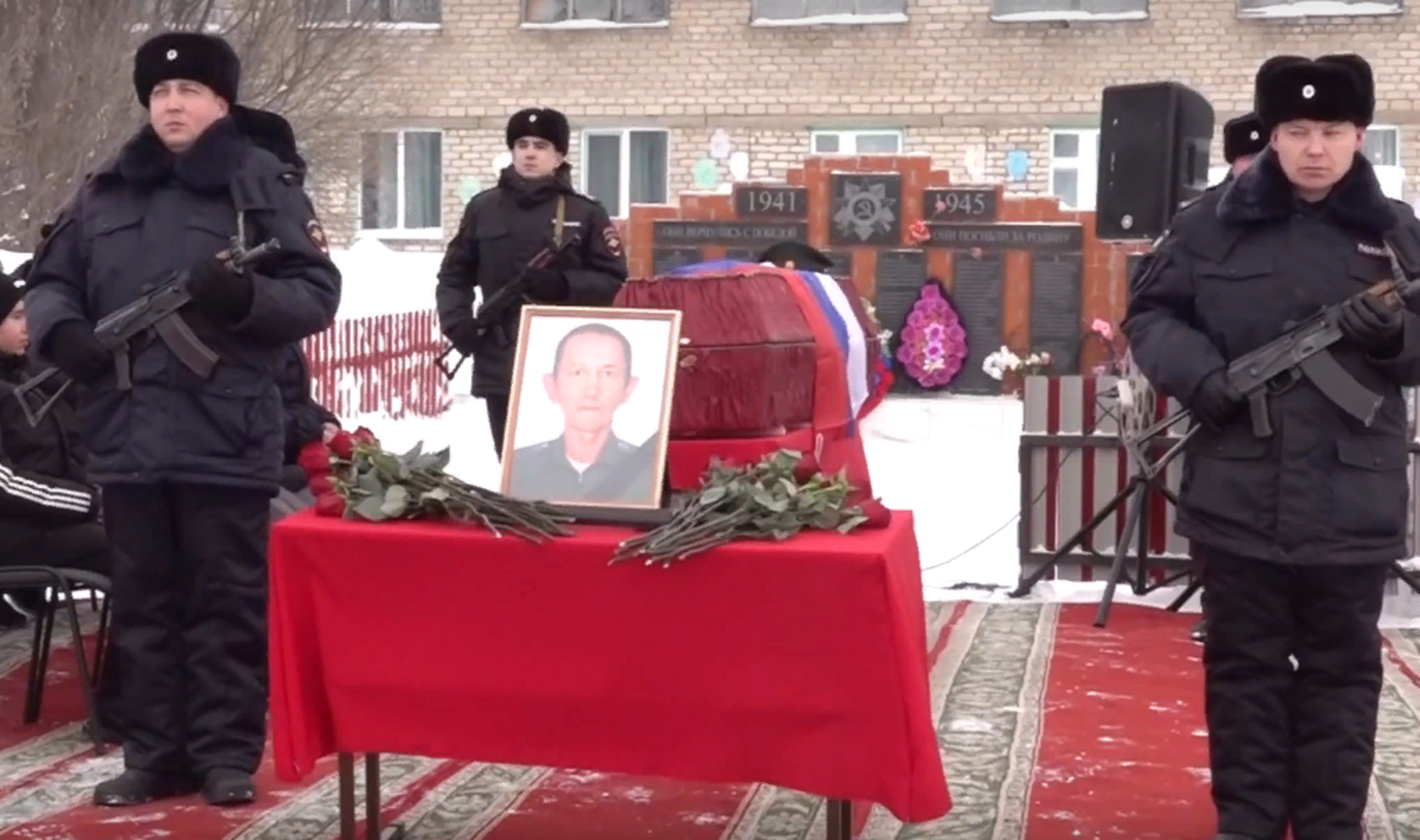 В Калтасинском районе простились с погибшим в ходе СВО Анатолием Паяшевым