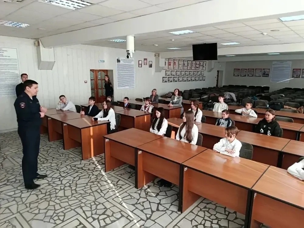 Школьники Калтасинского района посетили Управление Госавтоинспекции республики