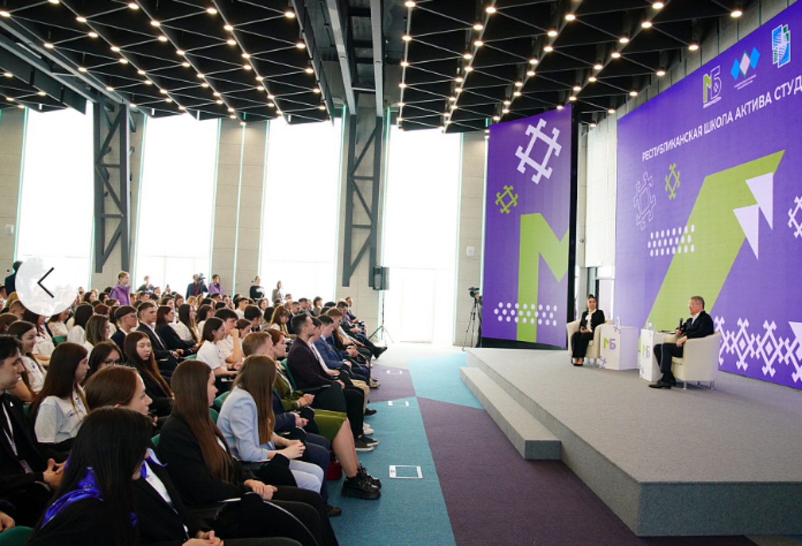 Глава Башкирии встретился с лидерами студенческого самоуправления республики