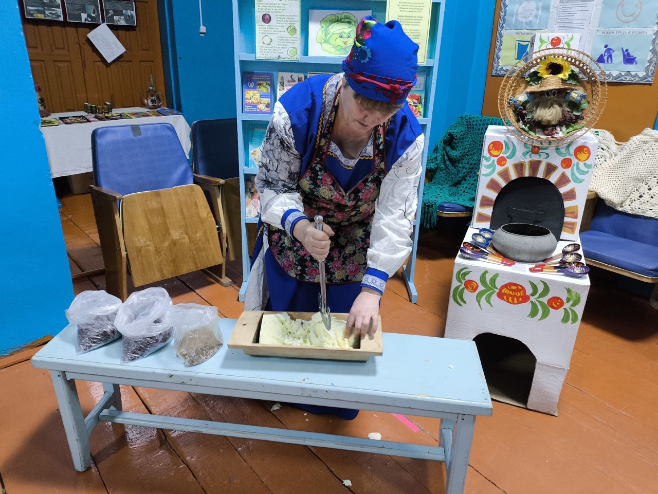 «Капустные посиделки» в Калегино: женщины засолили капусту для участников СВО
