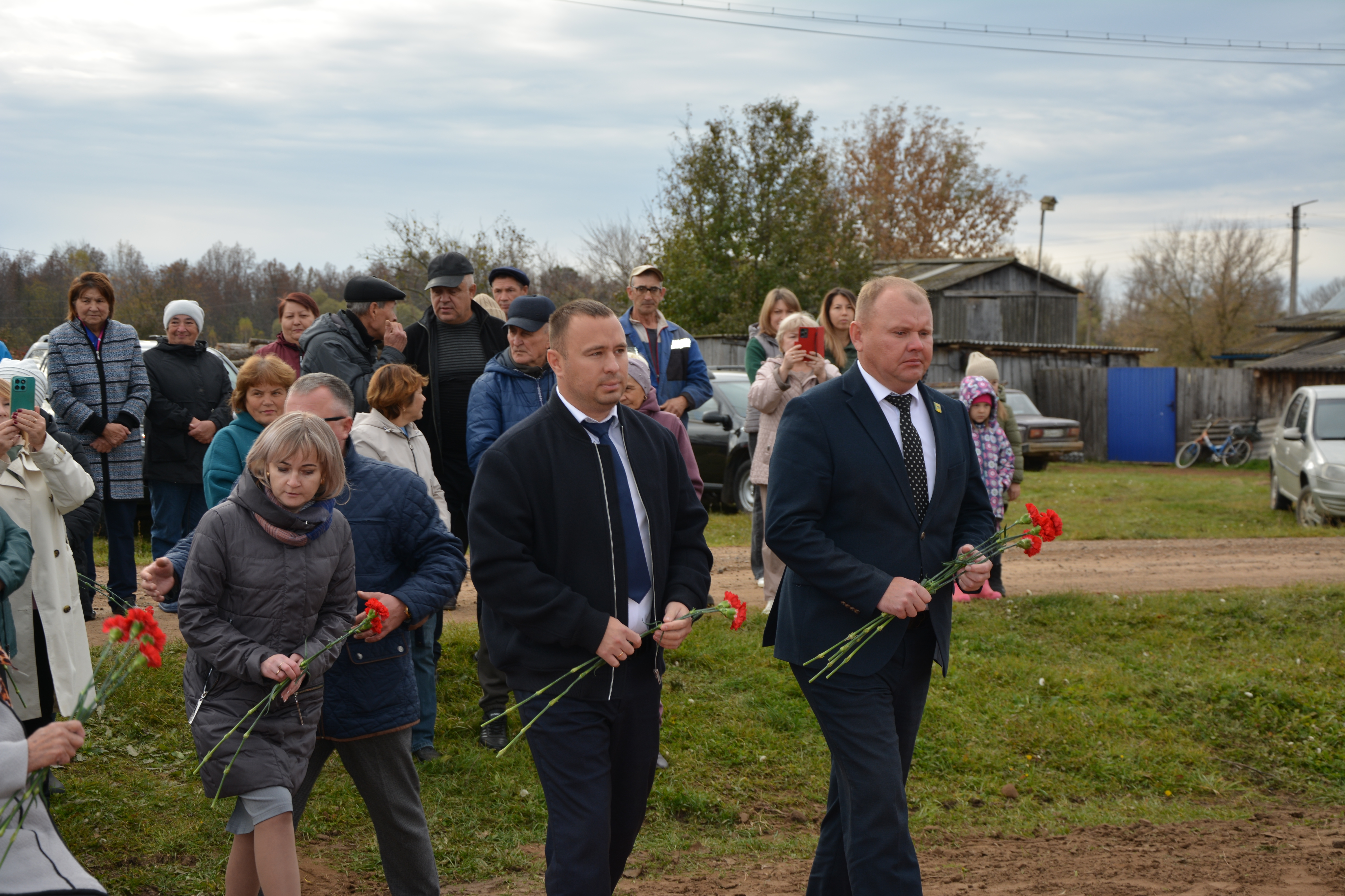 Чтят память своих предков