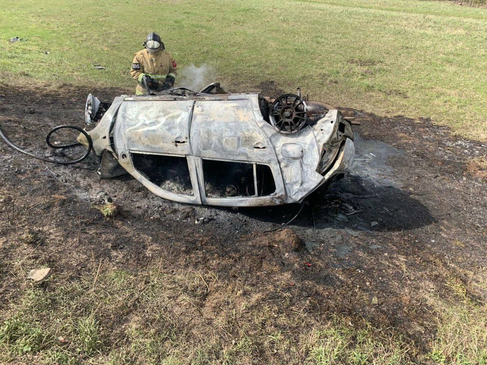 ГИБДД Башкирии просит помочь установить личность пассажирки, сгоревшей Renault Sandero при ДТП в Мишкинском районе