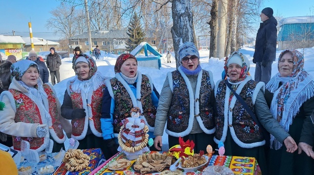 В Кутереме блинами угощали, зиму провожали - весну встречали!