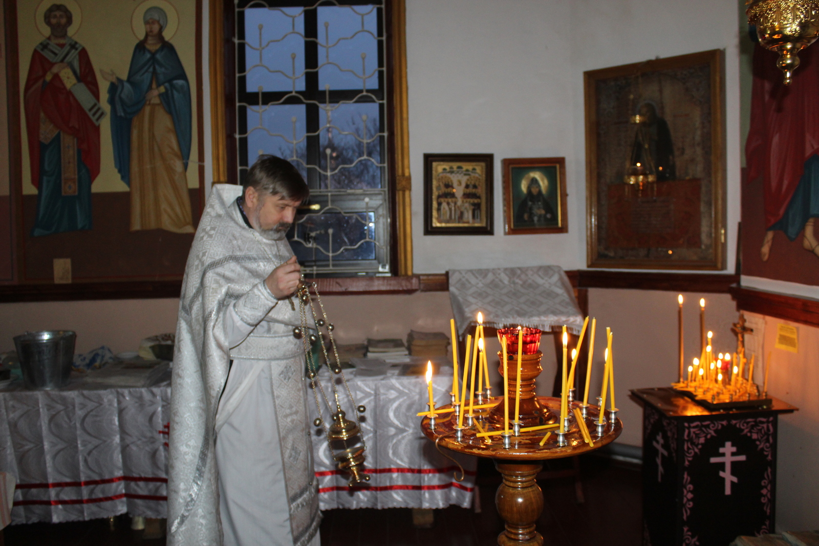В православных храмах района прошли праздничные богослужения в честь дня крещения Господня