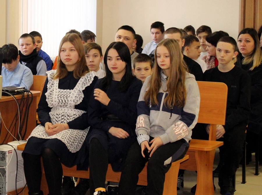 Сотрудники правосудия встретились с учащимися школ Калтасинского района