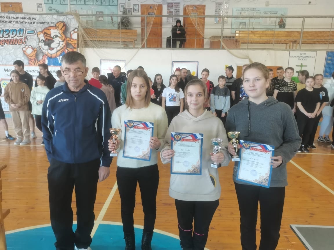 Школьники Калтасинского района состязались в настольном теннисе