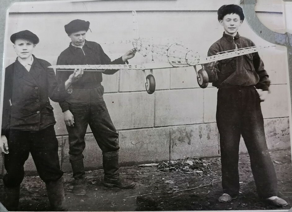 Он без ума любил свой посёлок