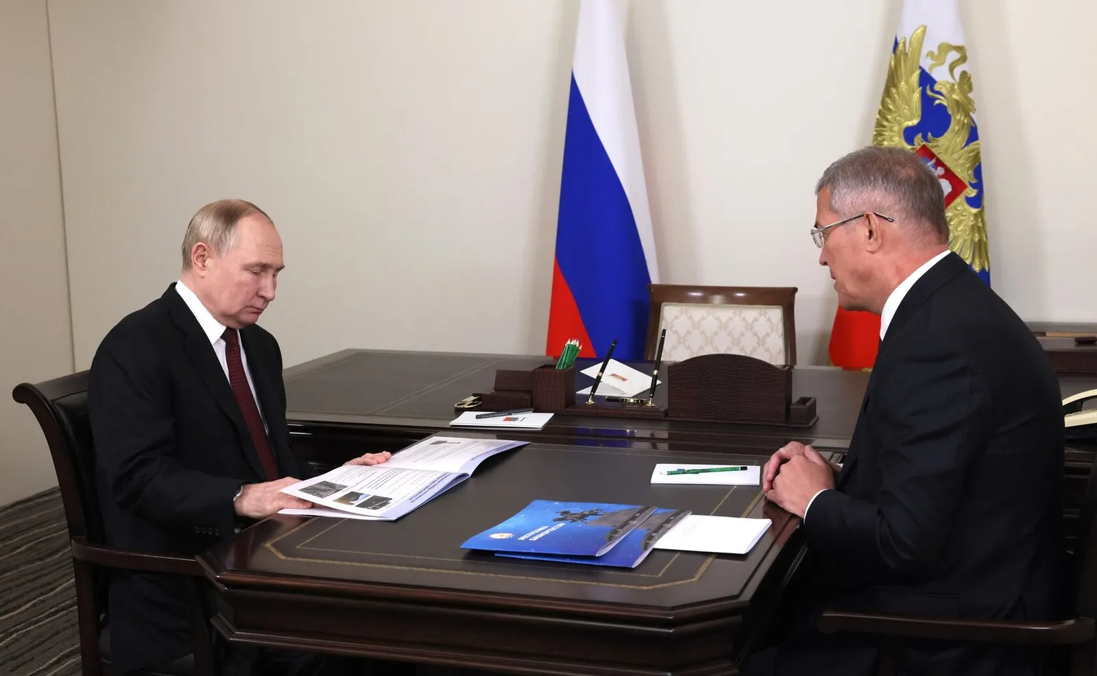 Глава Башкирии поздравил Владимира Путина с днем рождения