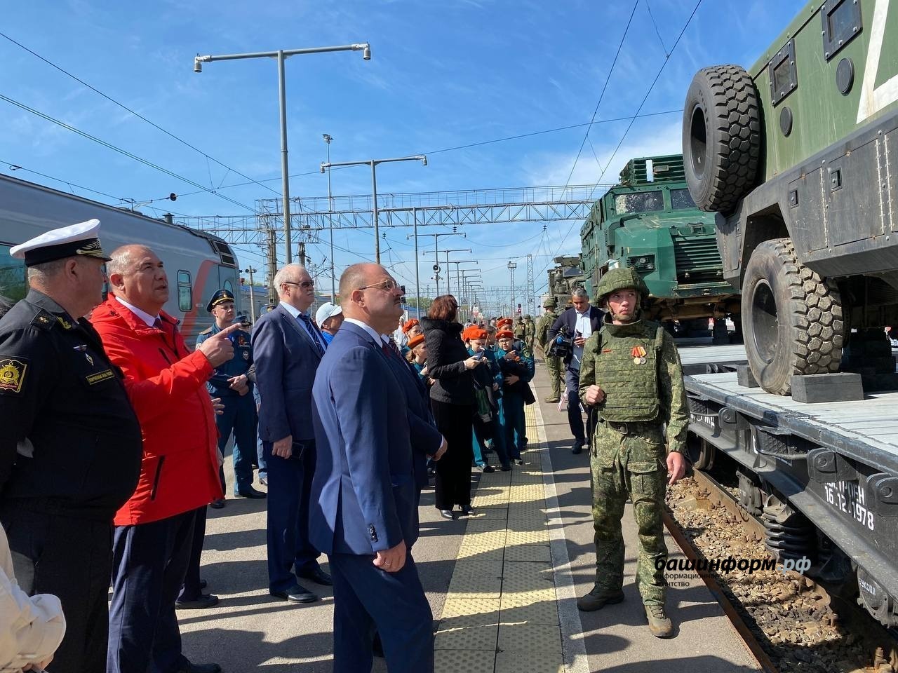 Агитпоезд минобороны России привез в Уфу трофейную военную технику