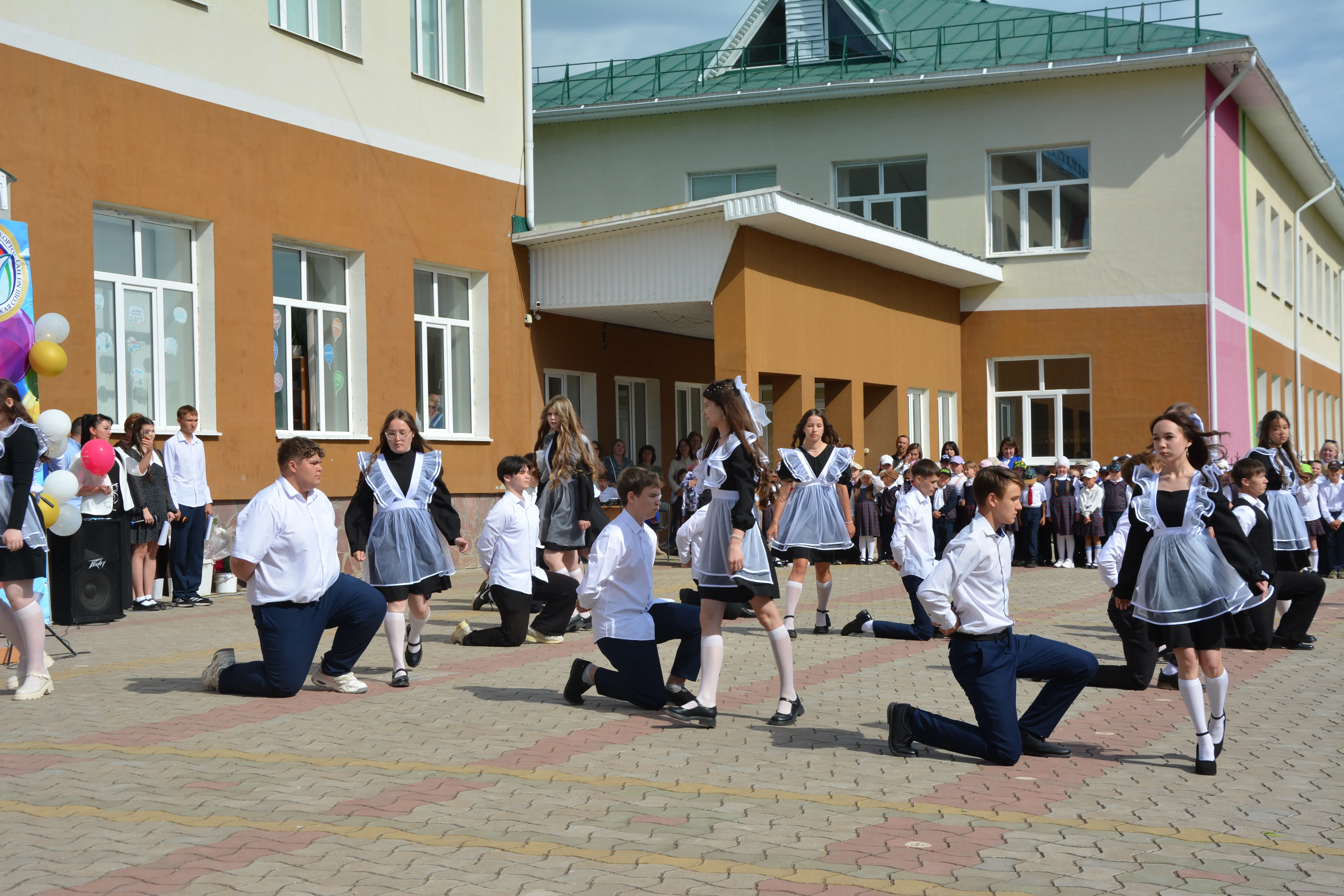 Для выпускников Калтасинского района прозвенел последний звонок