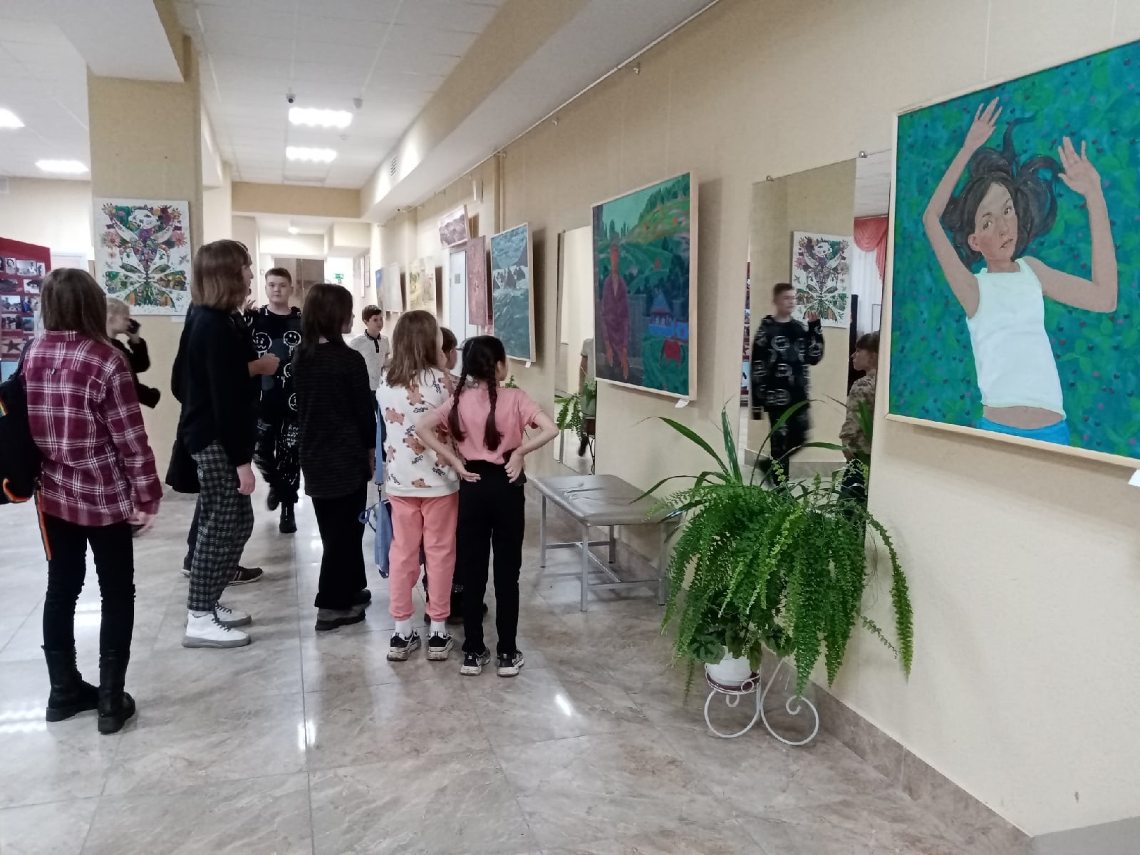 В  Калтасах работает передвижная выставка картин