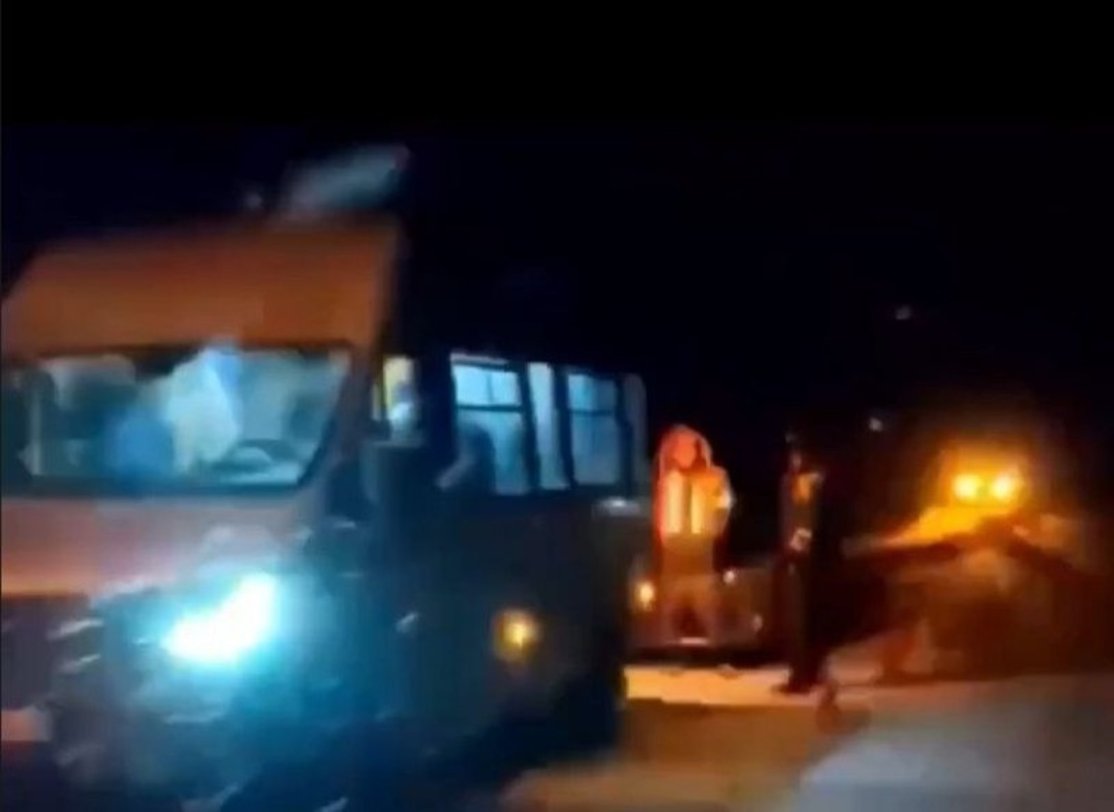 В Башкирии автоинспекторы помогли водителя сломавшегося школьного автобуса