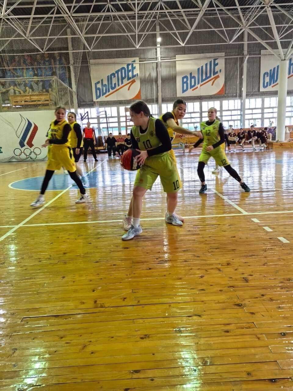 В Калтасинском районе прошли соревнования по баскетболу среди девушек