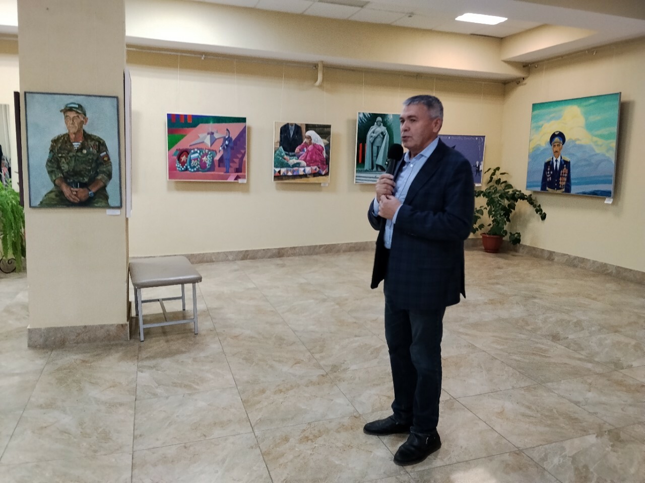 В Калтасинском районе открылась художественная экспозиция