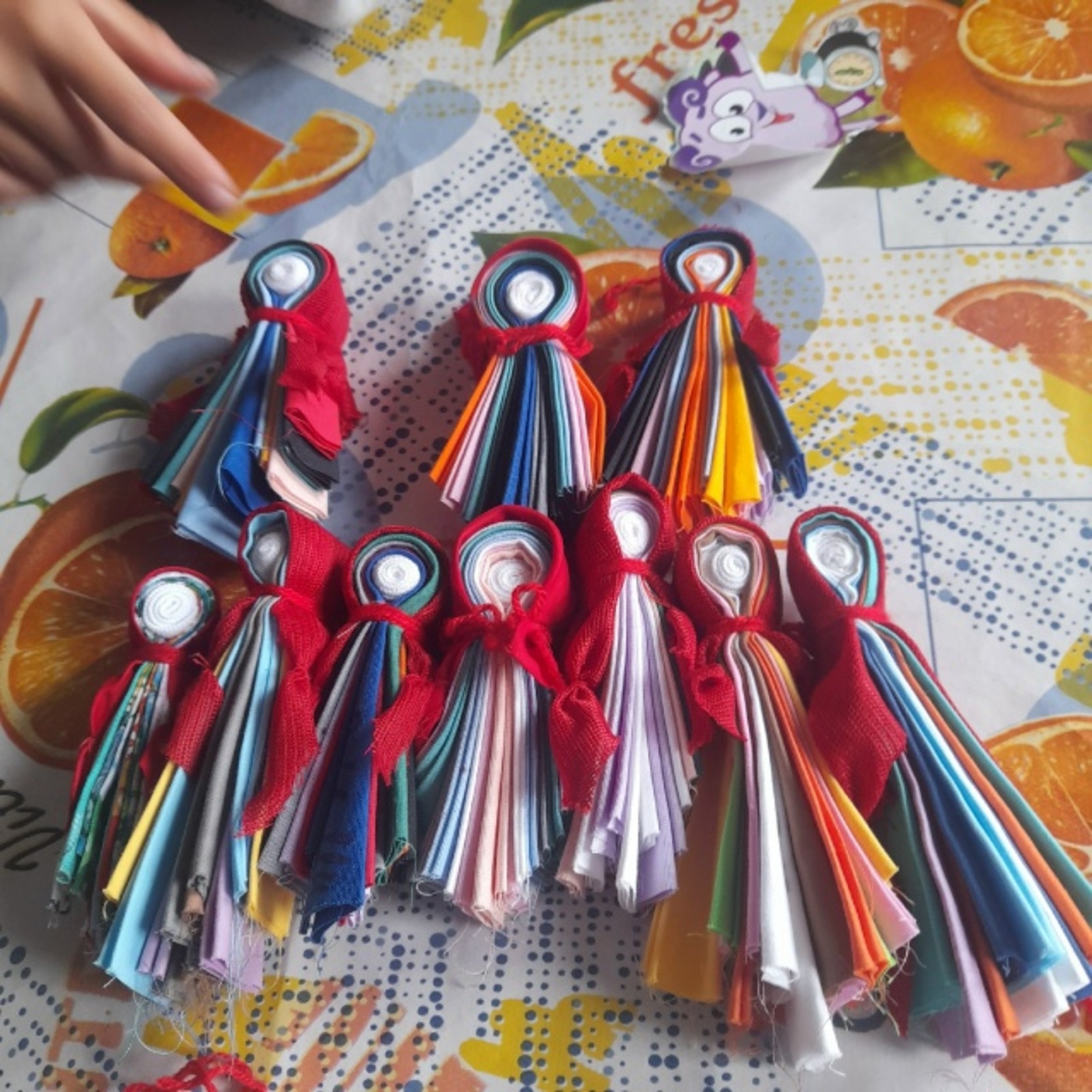 В Калтасинском районе дети изготовили ангелов-хранителей для бойцов СВО