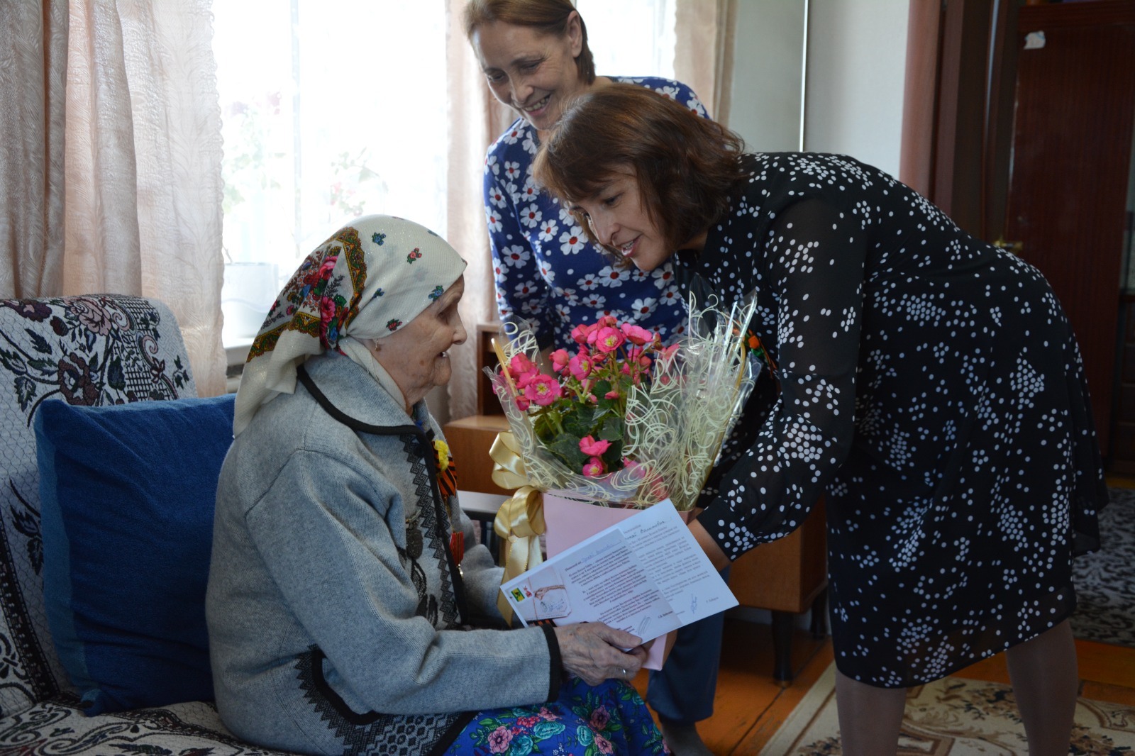 Калтасинские медики поздравили ветеранов в преддверии Дня Победы