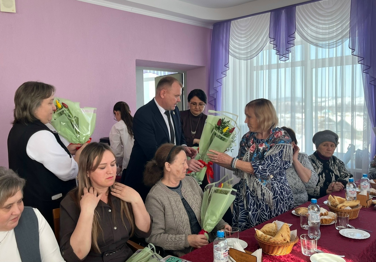 В Калтасинском районе состоялась встреча с матерями и жёнами участников СВО