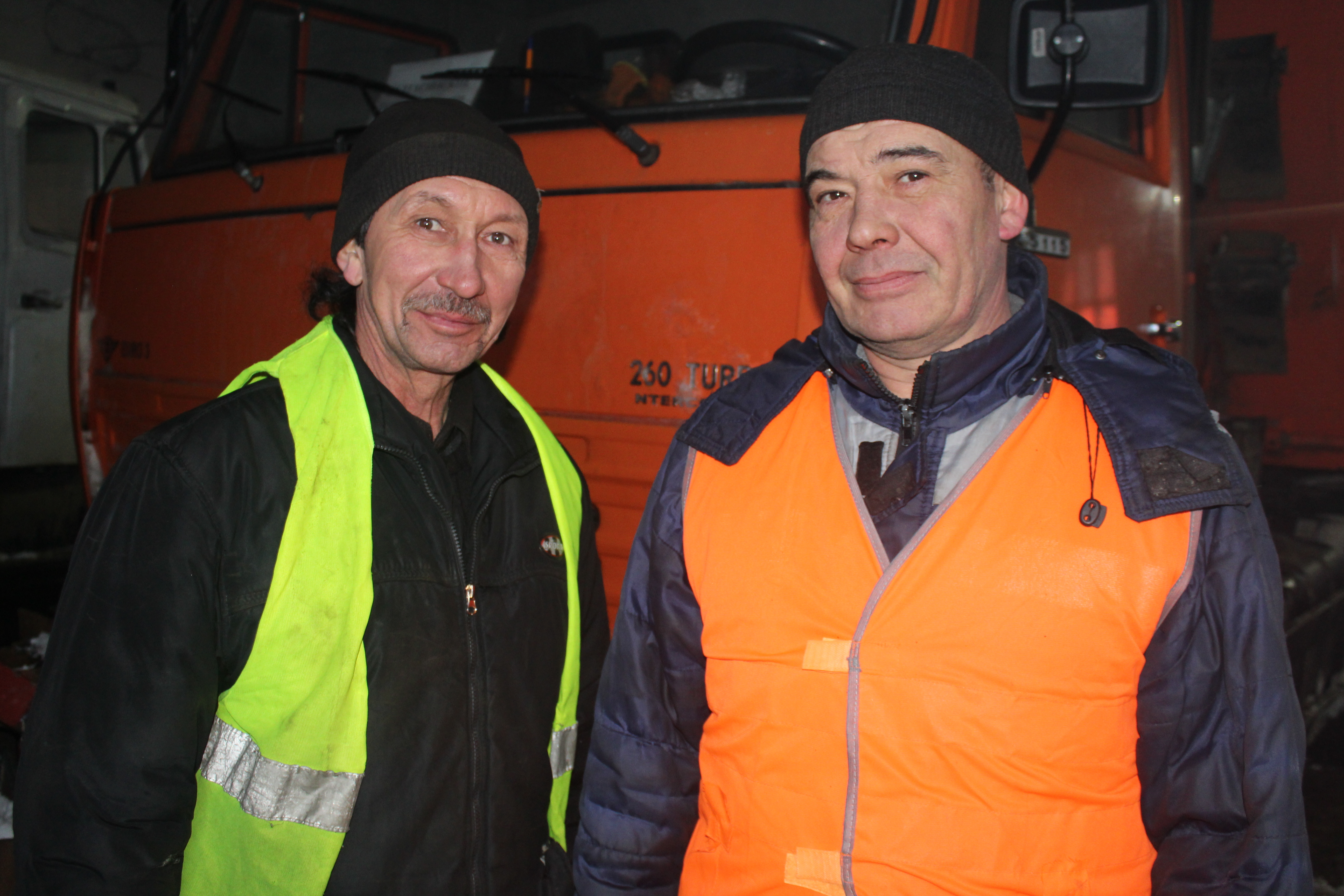 Механизаторы МУП «Калтасинские теплосети» успешно справляются с последствиями зимних снегопадов.