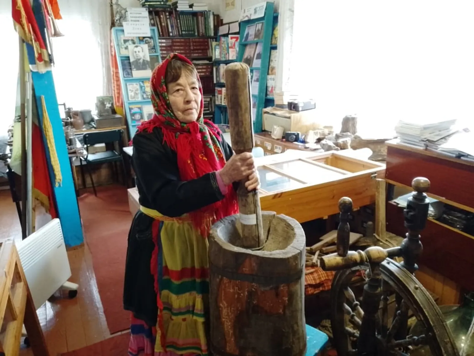 В Старояшевской библиотеке рассказали о национальных костюмах