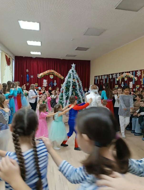 Новогодняя сказка в Калтасинской детской школе искусств