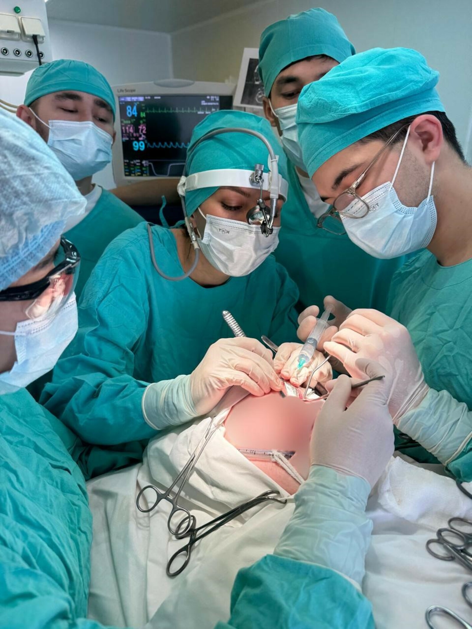 Ученые Межвузовского кампуса с уфимскими врачами помогли бойцу СВО