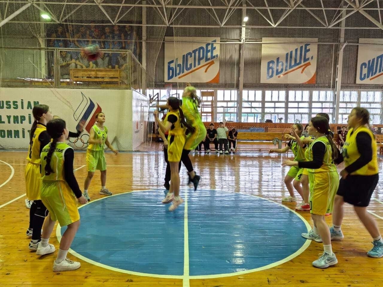 В Калтасинском районе прошли соревнования по баскетболу среди девушек