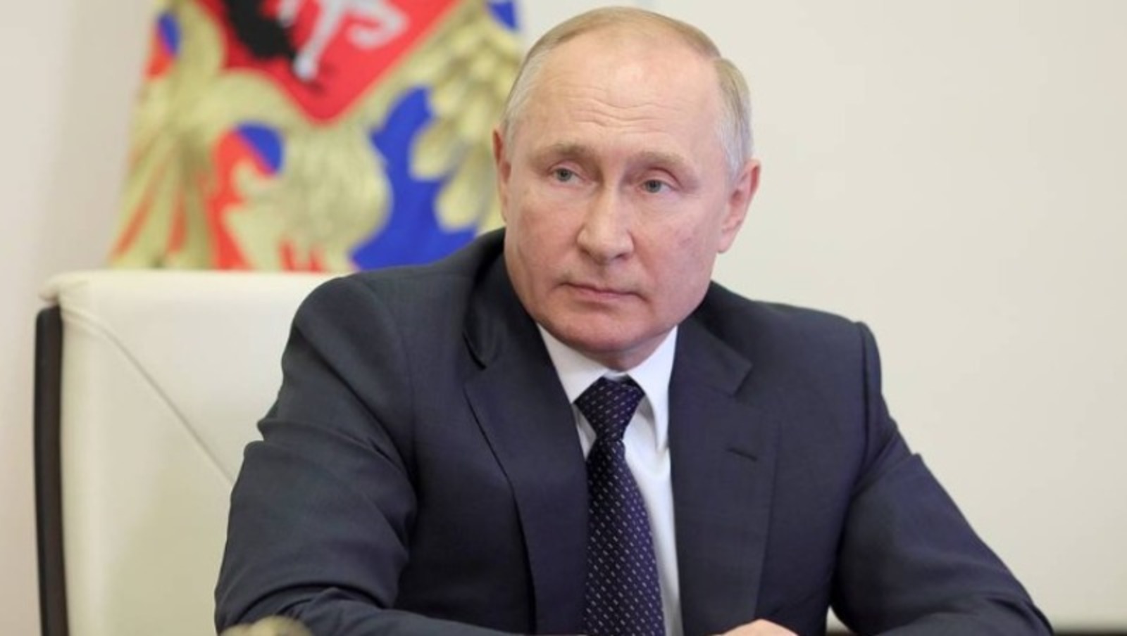 Президент РФ Владимир Путин поручил повысить прожиточный минимум в 2022 году на тысячу рублей