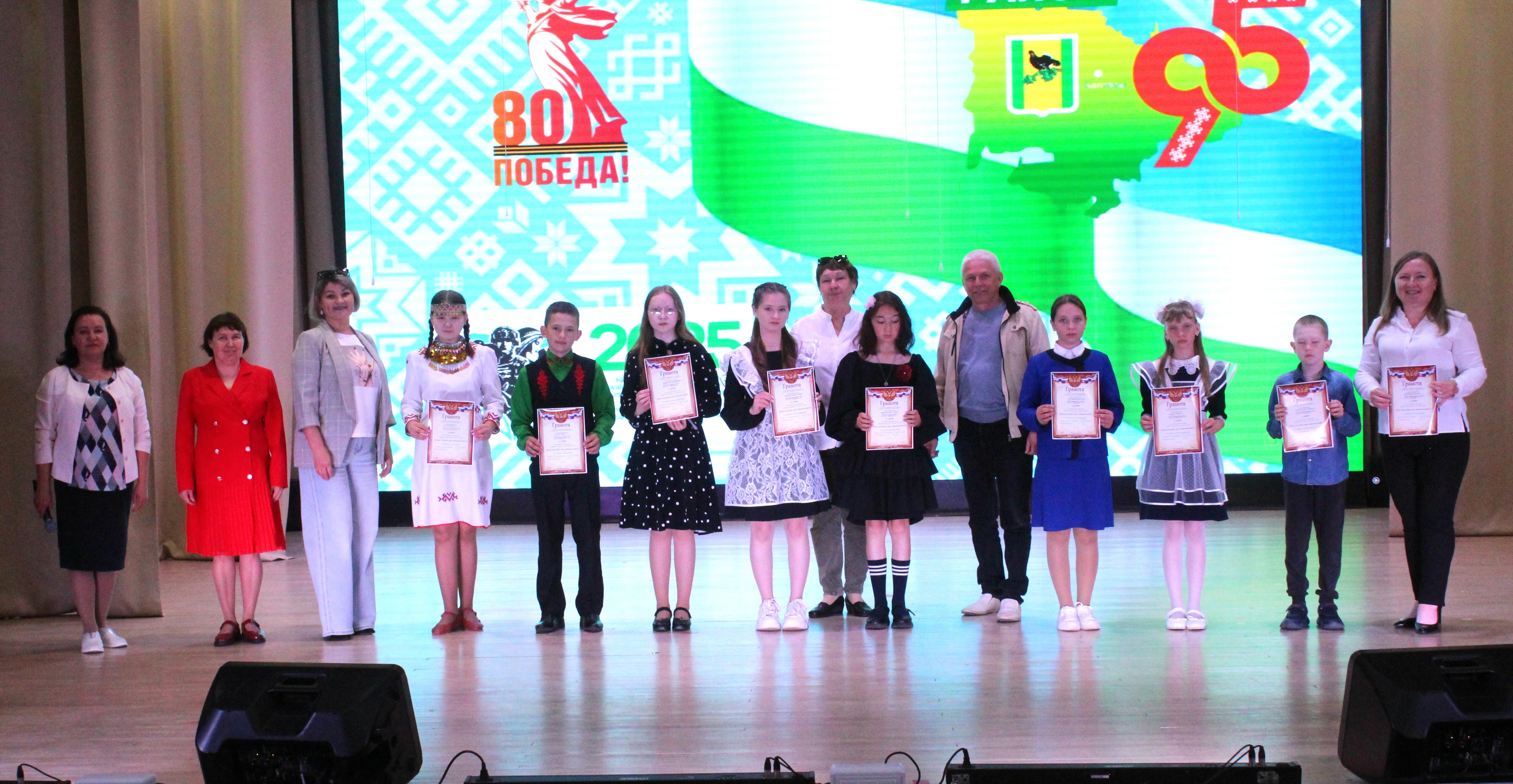 В Калтасах прошёл фестиваль хорового и вокального пения в честь юбилея района