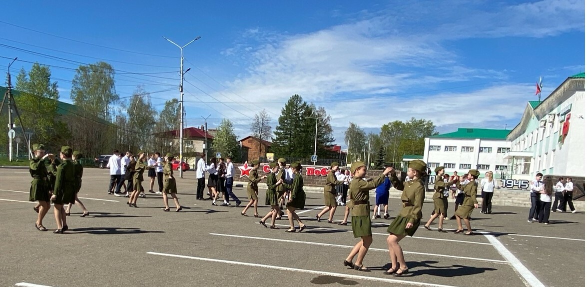 Калтасинцы закружились в «Вальсе Победы»