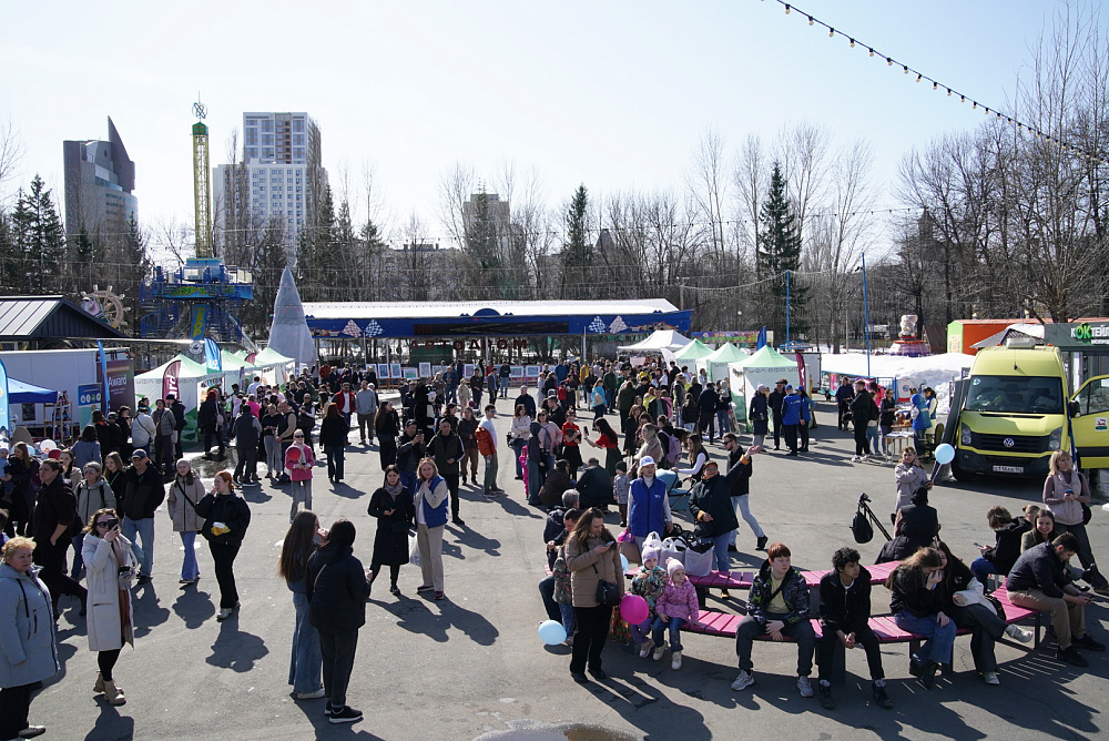 Радий Хабиров посетил в Уфе площадку благотворительной акции «Ищу человека»