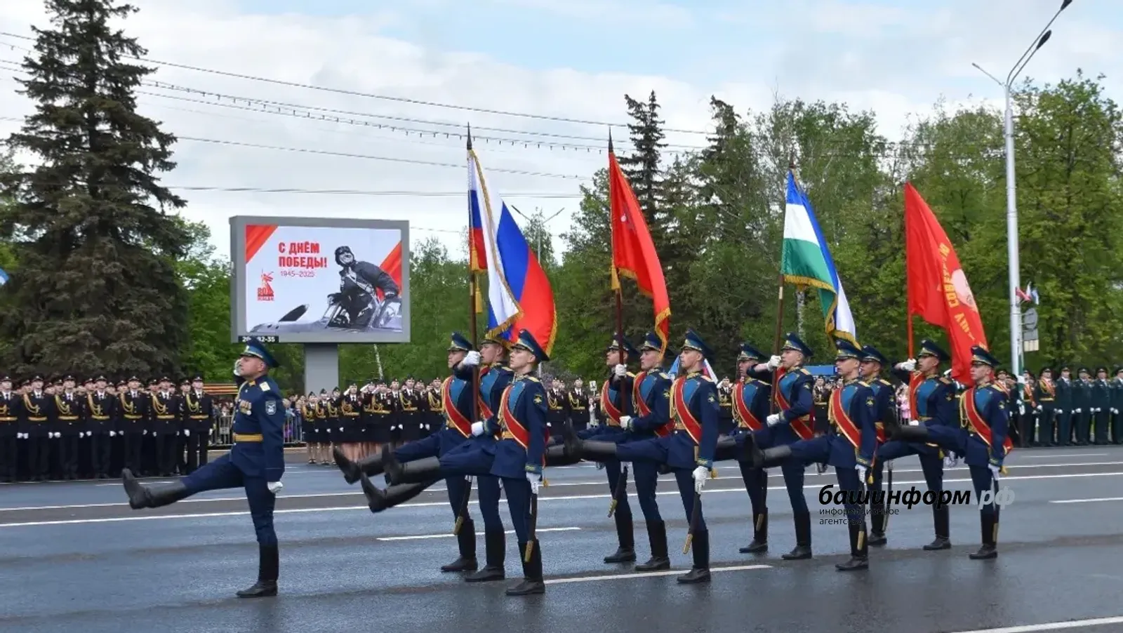 В честь Дня Победы  Владимир Путин объявил перемирие на 8 и 9 мая