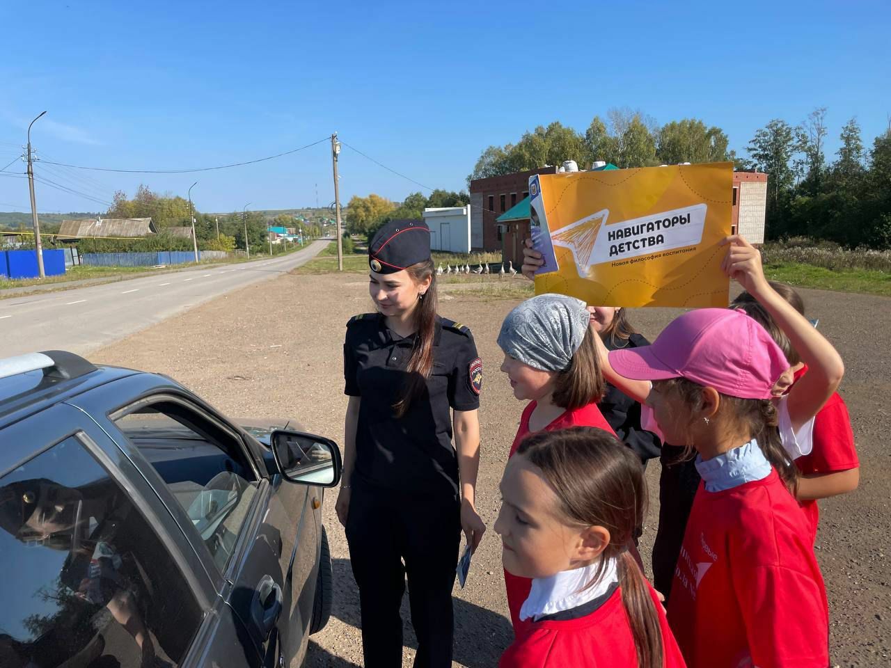 Девушка в погонах на страже дорожной безопасности