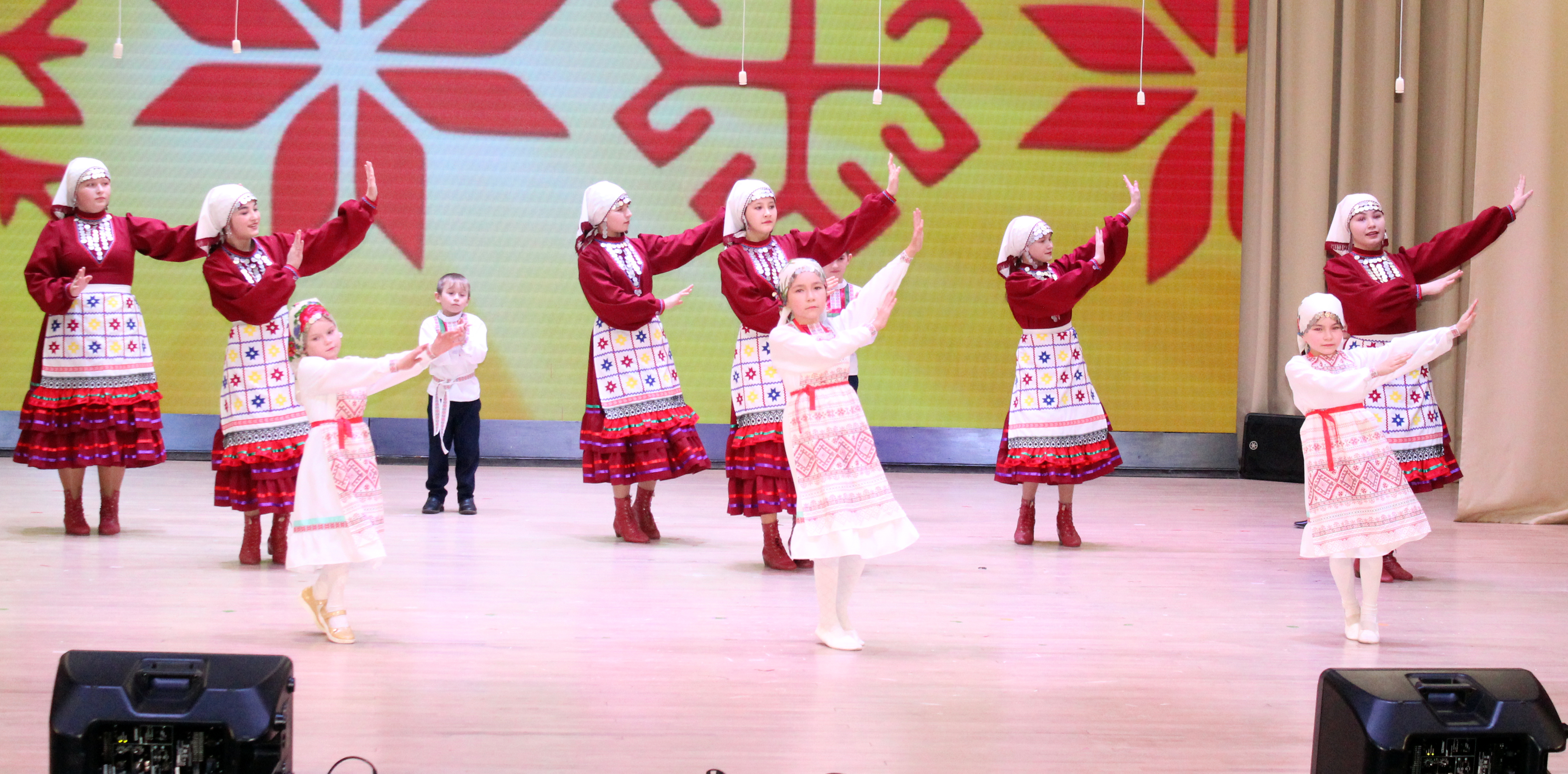 В Калтасах прошёл фестиваль-конкурс национальных культур «Созвездие дружбы»