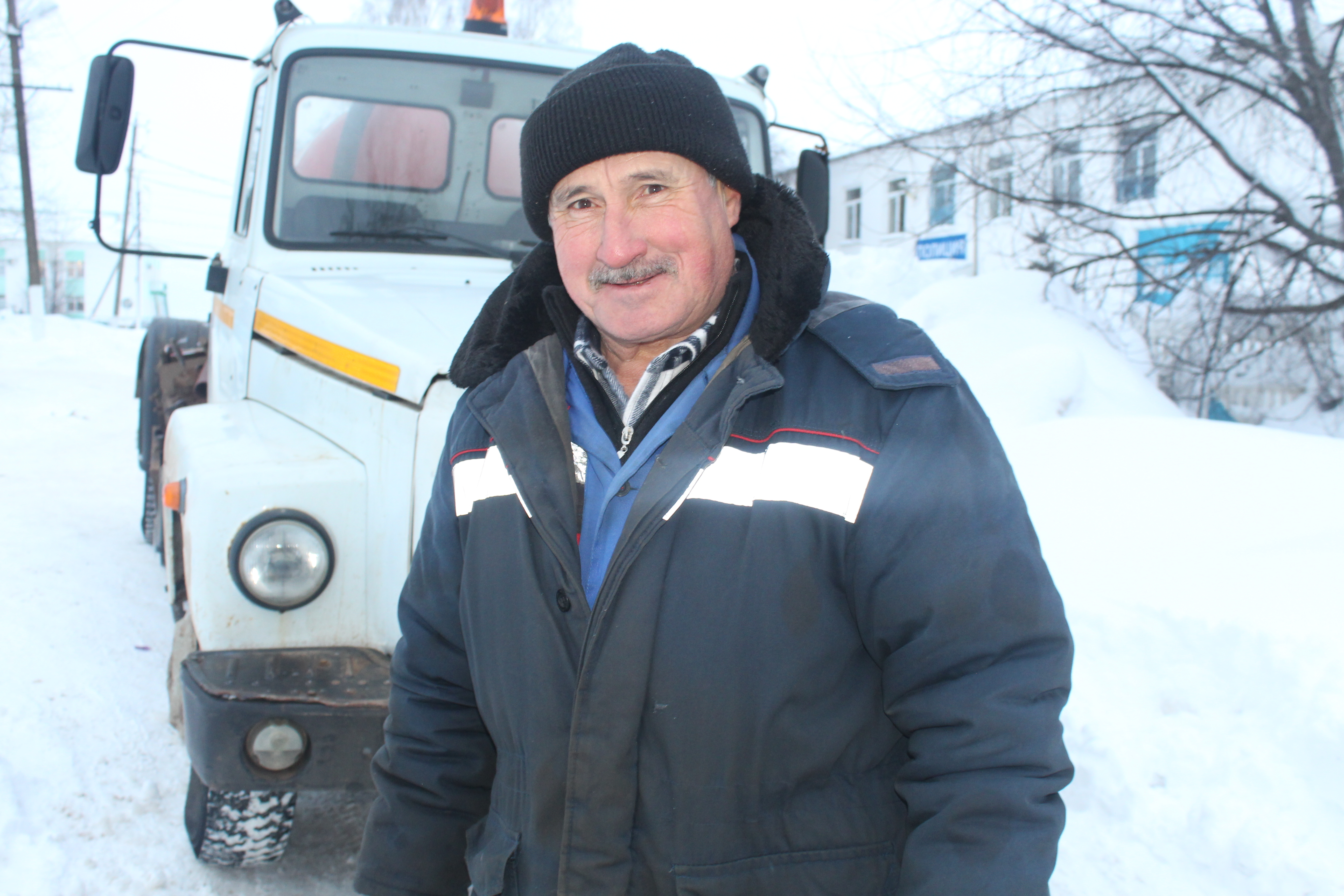 Механизаторы МУП «Калтасинские теплосети» успешно справляются с последствиями зимних снегопадов.