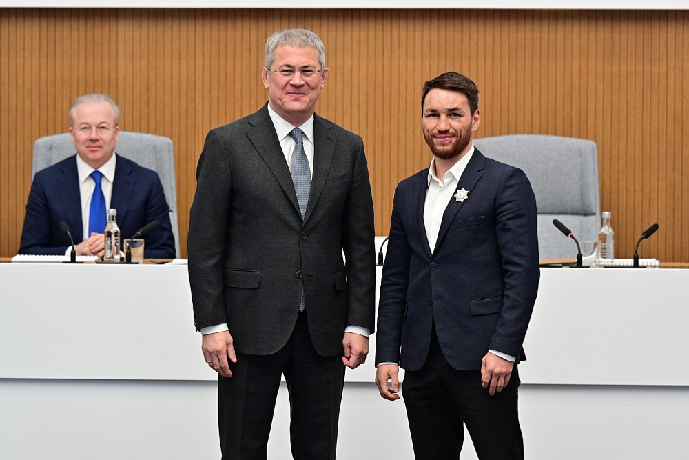 Радий Хабиров вручил государственные награды спортсменам Башкирии