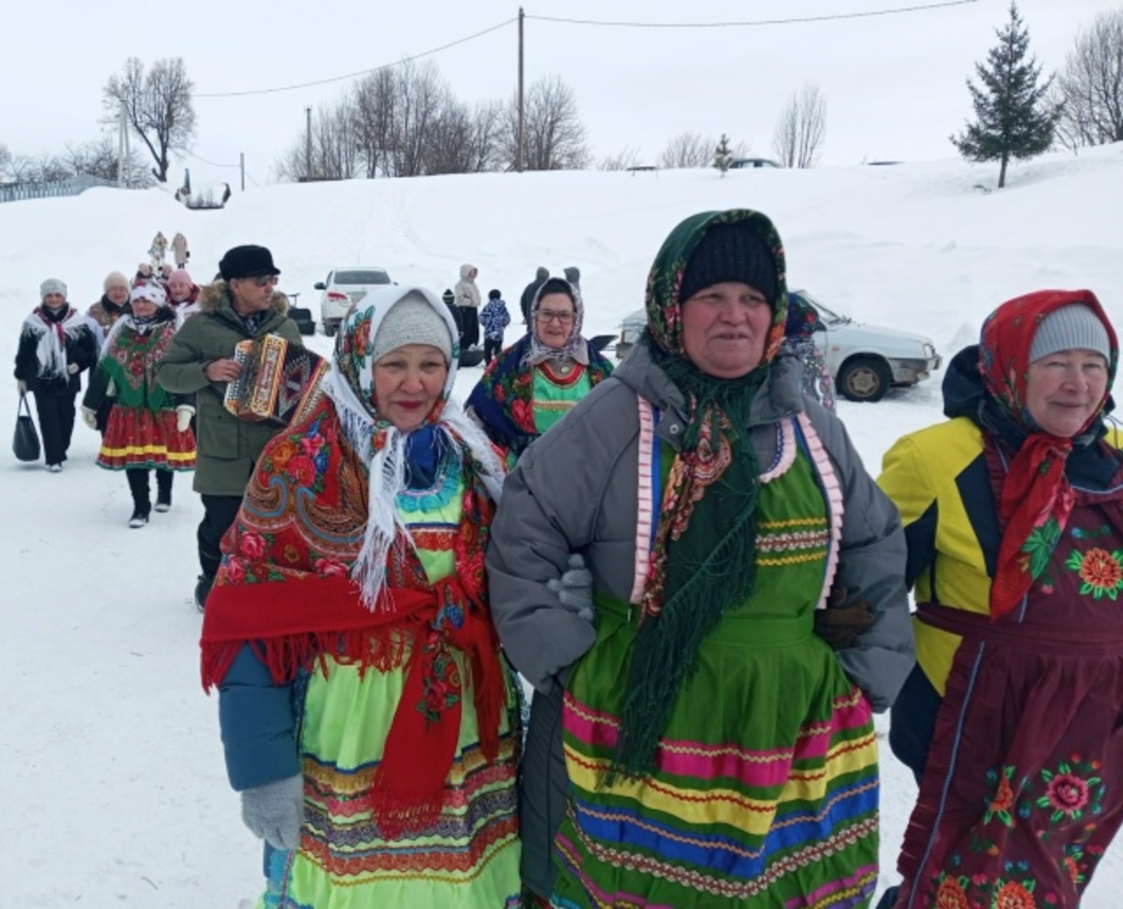 Весело и забавно проводили зиму жители деревни Бабаево