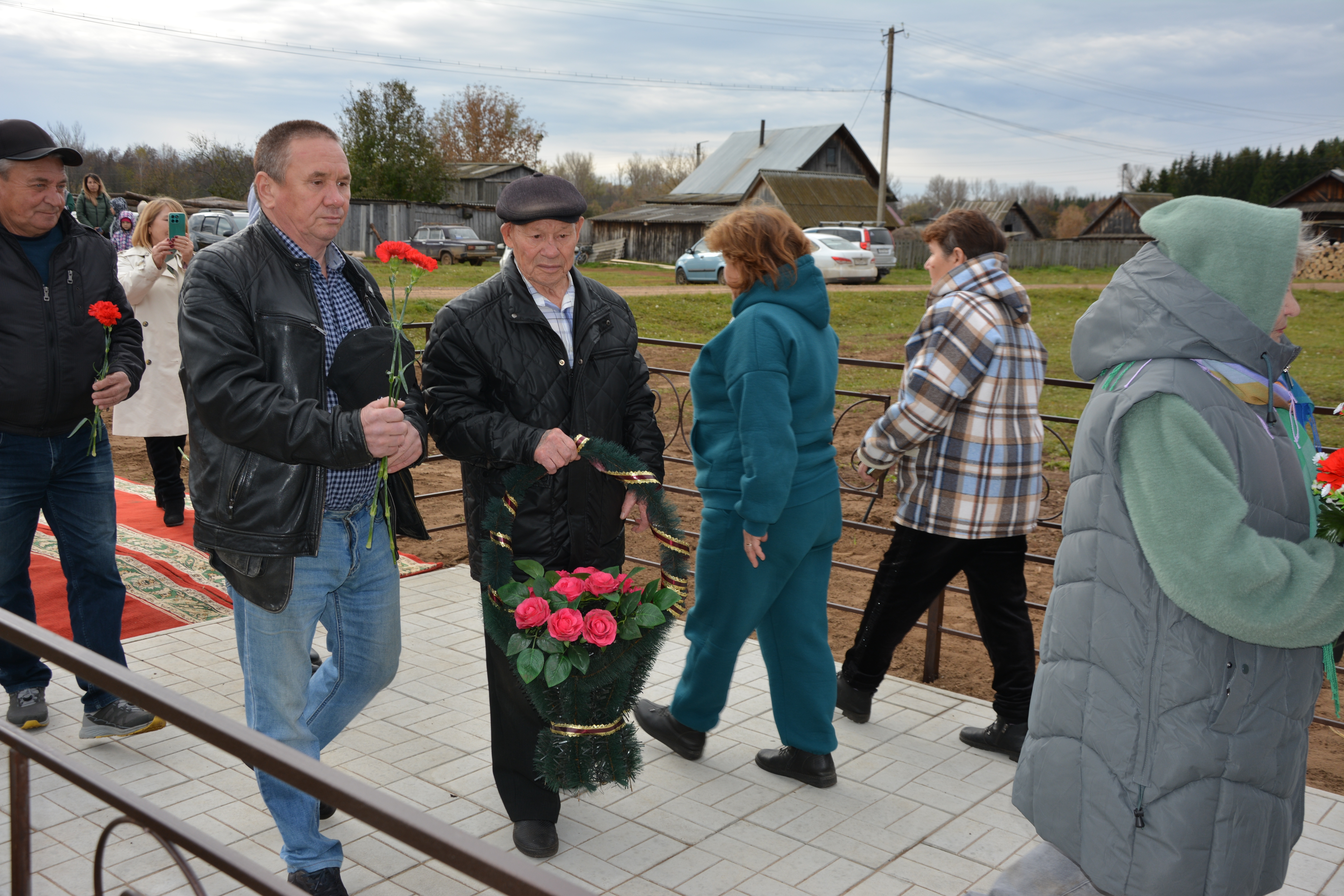 Чтят память своих предков