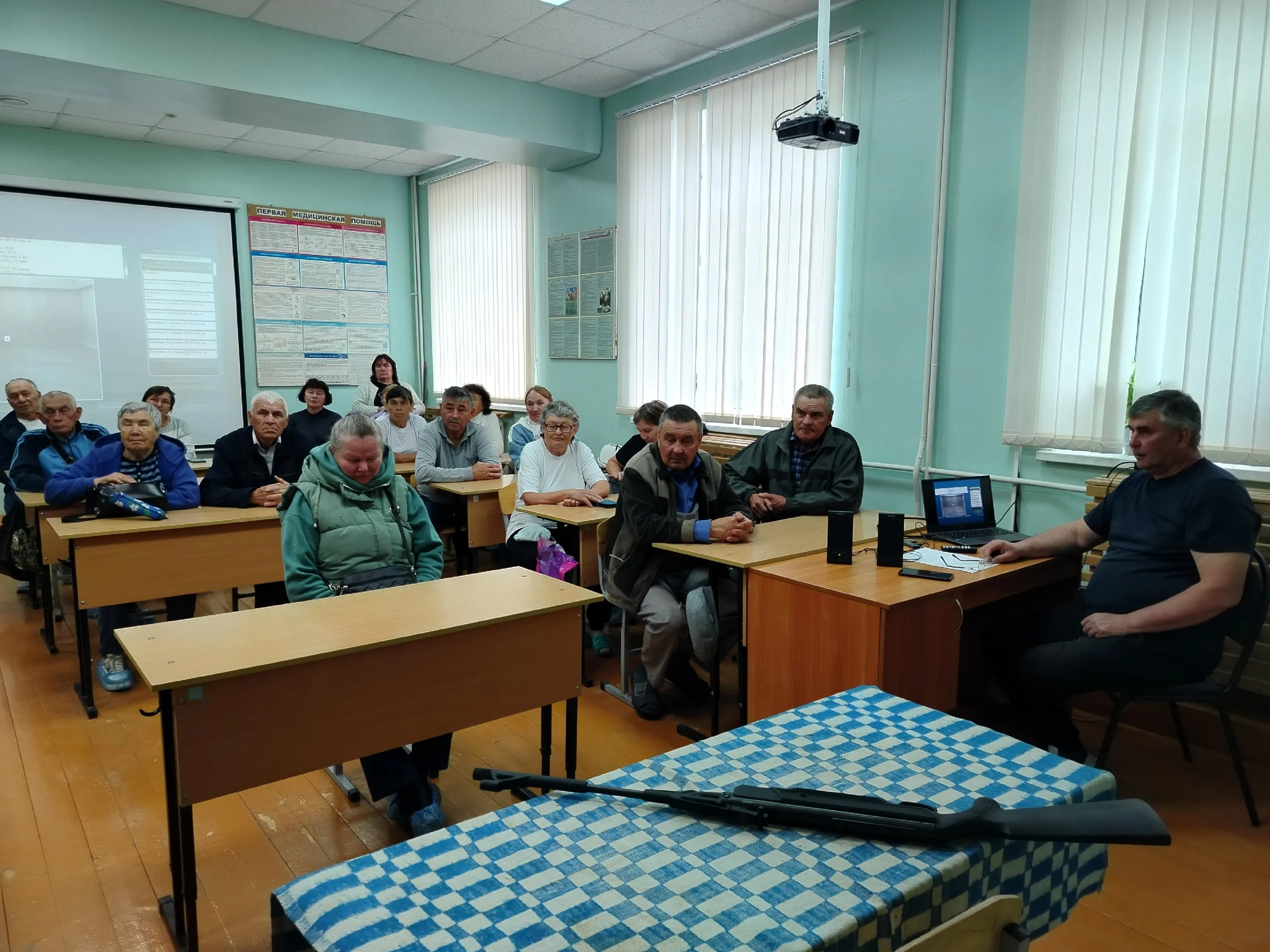 В Калтасах прошли соревнования по стрельбе среди пенсионеров