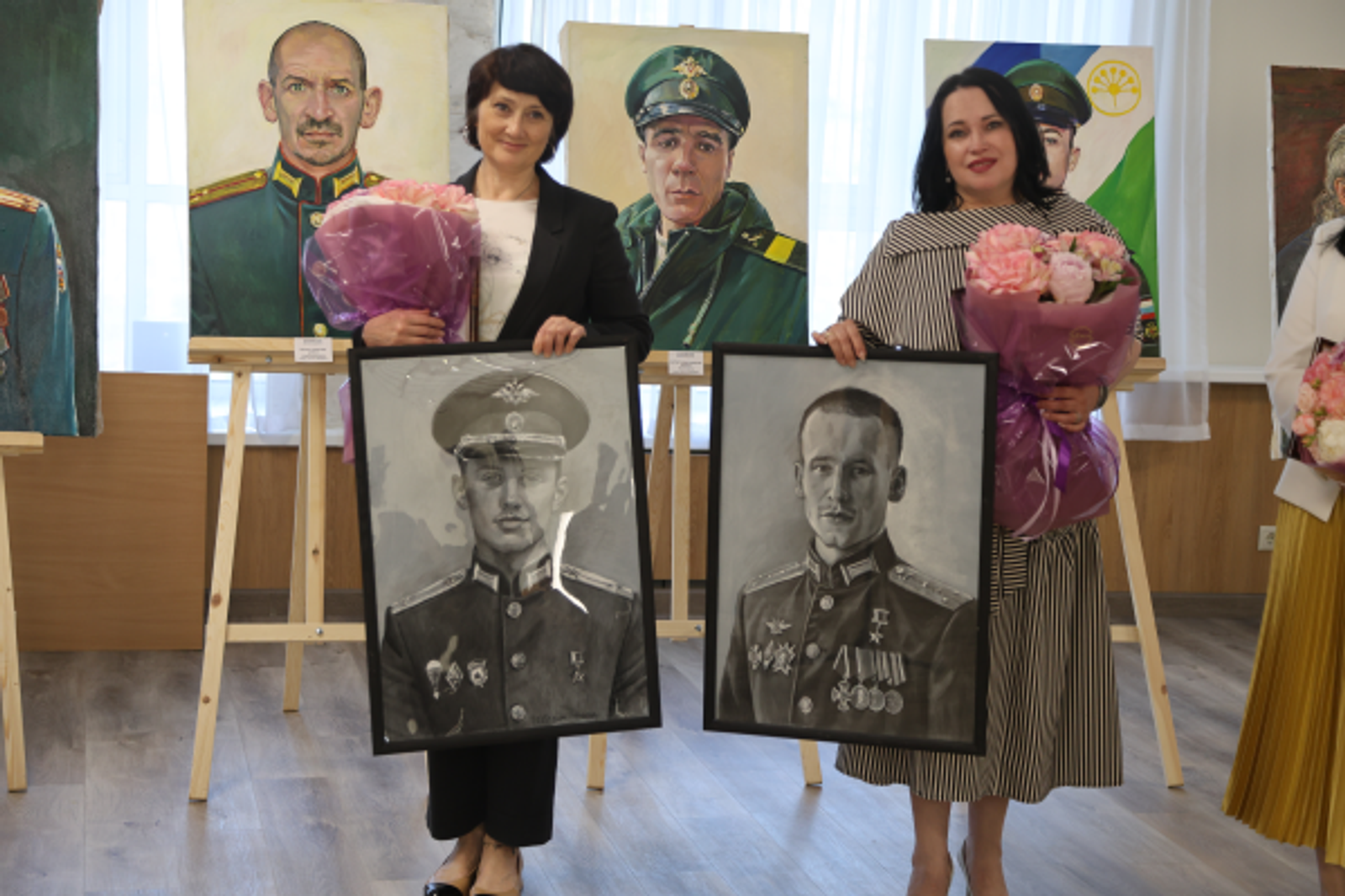 В Государственном Собрании открылась выставка «СВО и Герои»