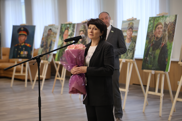 В Государственном Собрании открылась выставка «СВО и Герои»