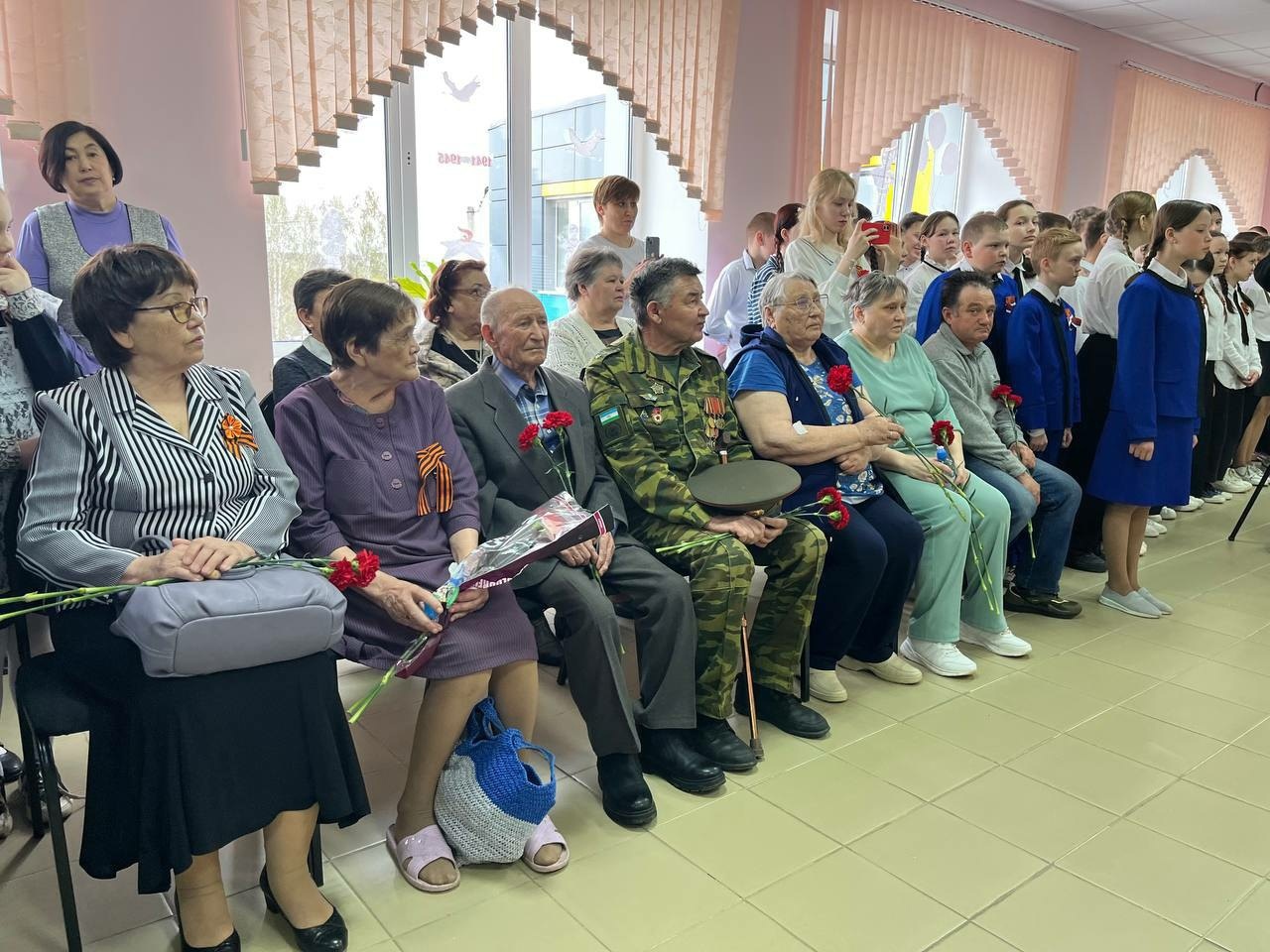 В Калтасинской средней школе №2 открыли «Парту Героя»