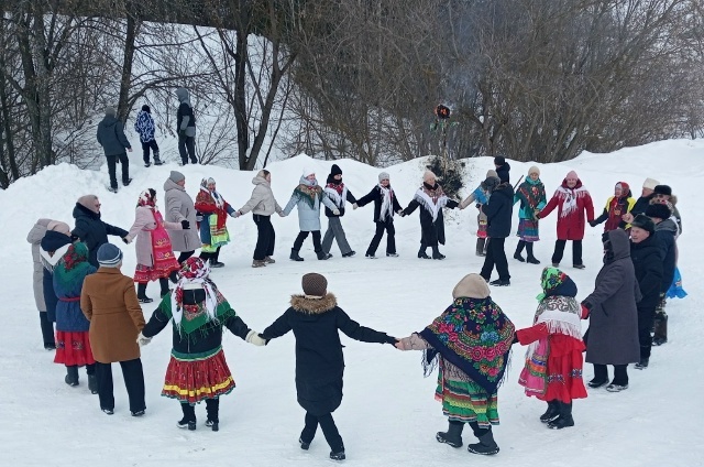 Весело и забавно проводили зиму жители деревни Бабаево